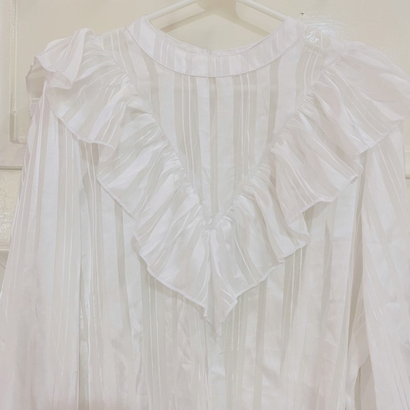 Victorian White Blouse - Picture 2 of 3